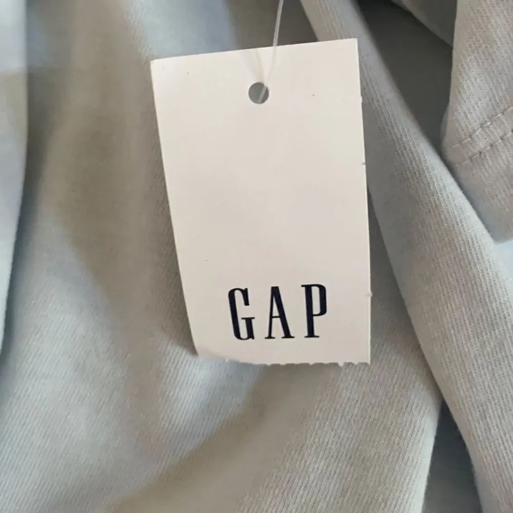 GAP NWT Light Blue Pocket Tee - Picture 4 of 4